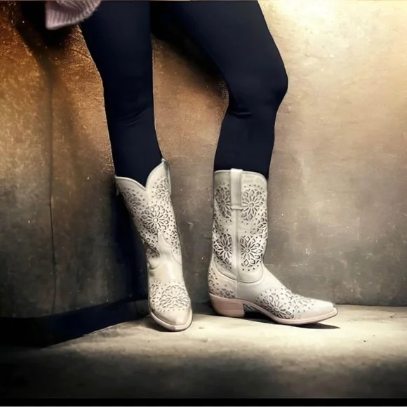 QUT Women’s Western Boots Cowboy Mid-Calf Snip Toe Leather Cowgirl Boho - Picture 5 of 7